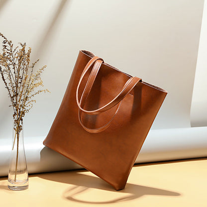 Alma | Classic Leather Tote Bag – Slim Handles & Spacious Interior